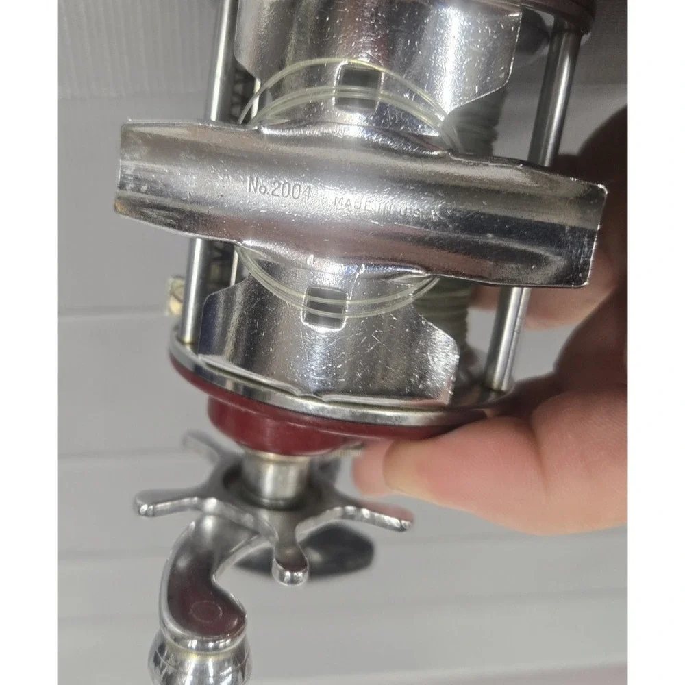 Vintage Pflueger Bond No. 2004 Levelwind Baitcast Reel Very Clean